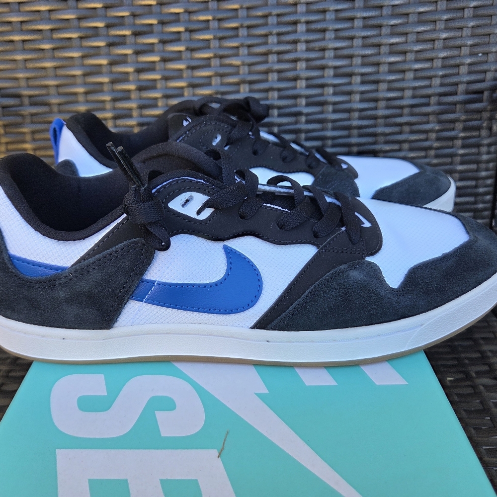 Nike SB Alleyoop White Team Royal Men’s Size 11/ W 12.5 New With Box